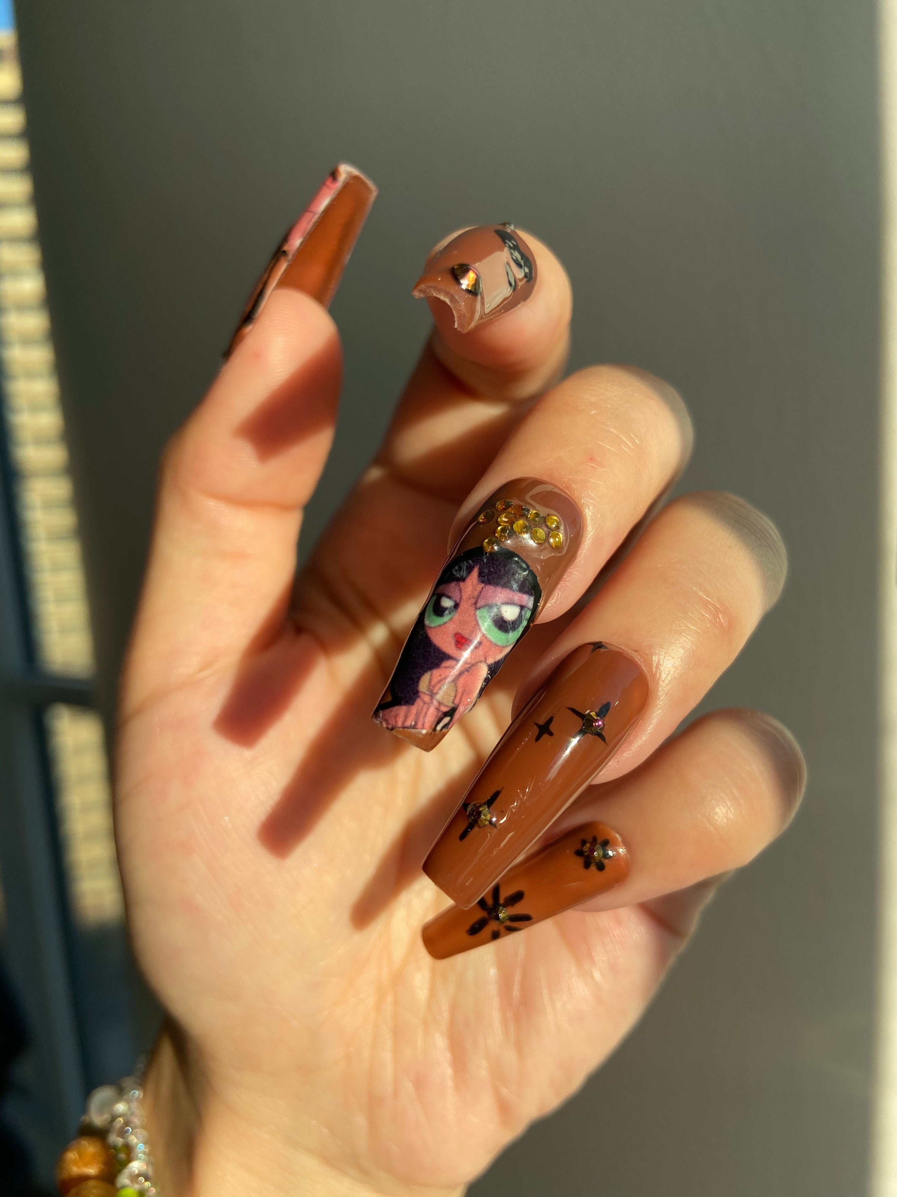 Decal & Sticker Nail Art